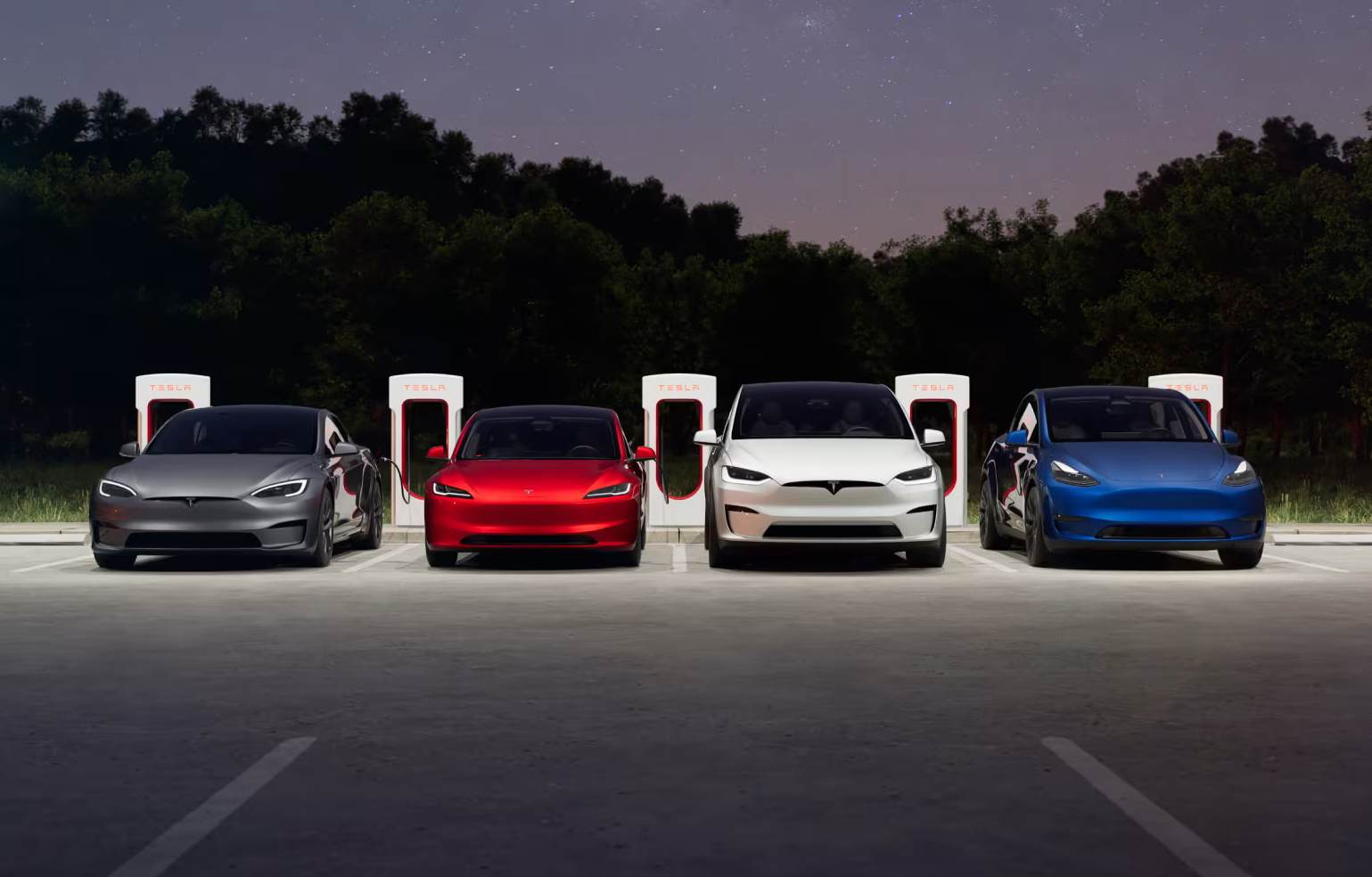 Tesla предлагает 3 месяца бесплатного FSD (контролируемого) и Supercharging для заказов в четвертом квартале.