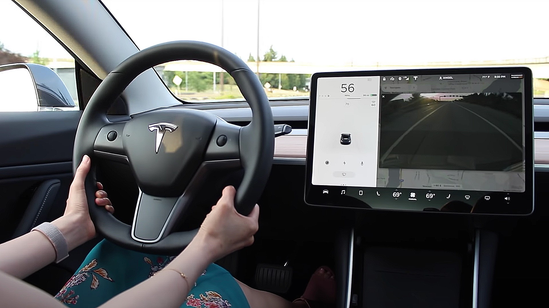 Акции Tesla подскочили на фоне планов Трампа по регулированию беспилотных автомобилей, быки радуются