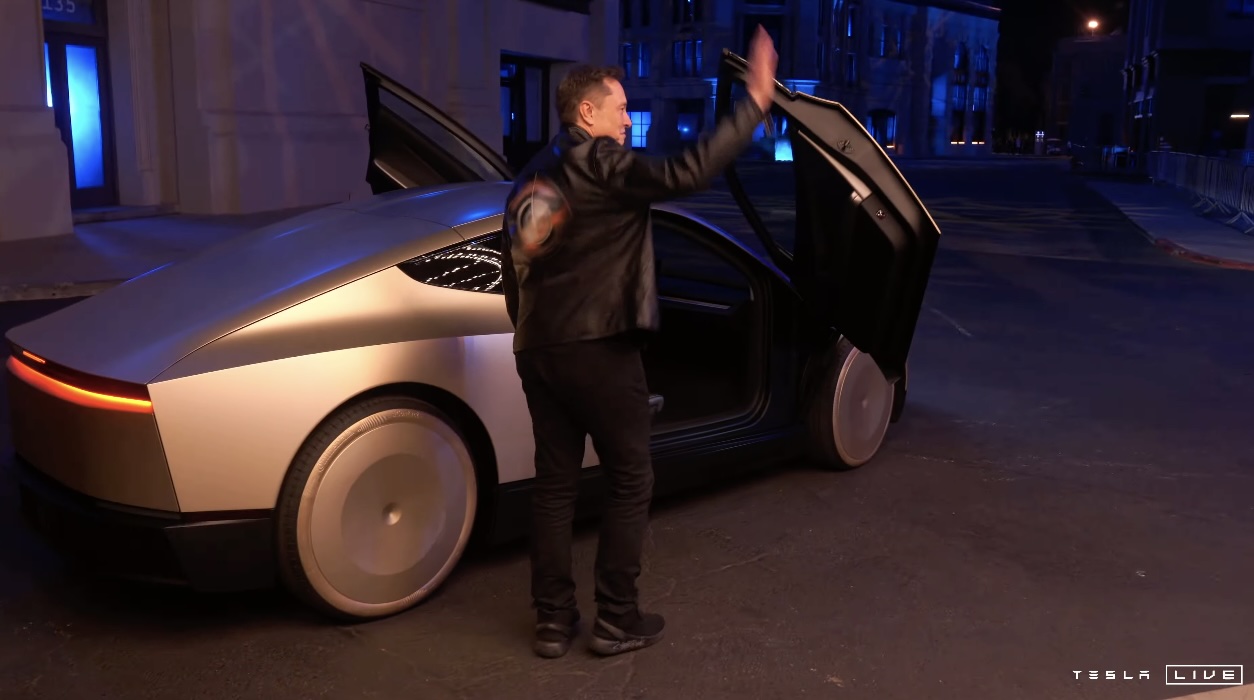 Илон Маск подробно рассказал о пути Tesla к продаже Оптимуса и Роботакси по доступным ценам