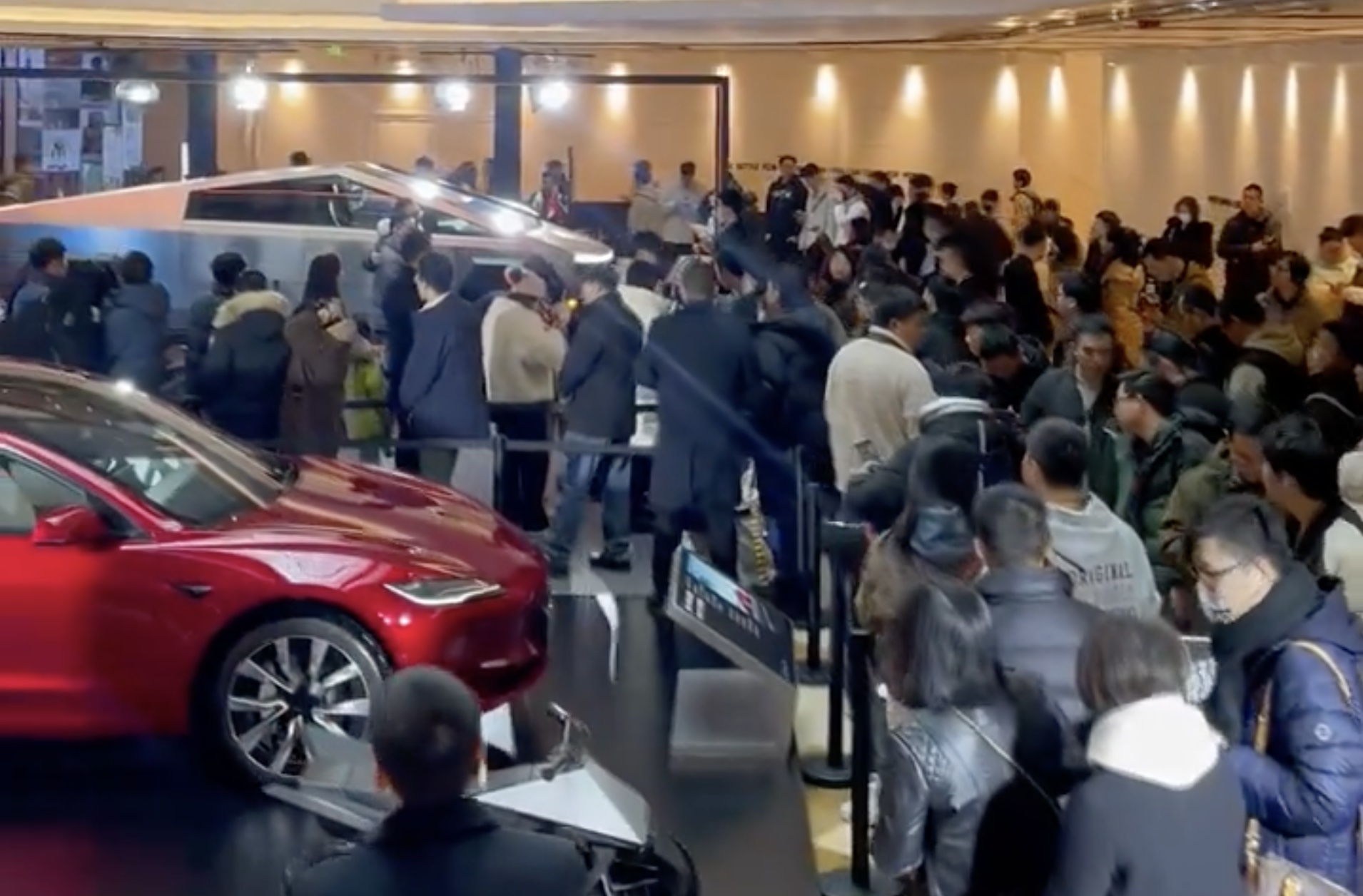 Рекламные акции Tesla в Китае в конце года, похоже, работают очень хорошо