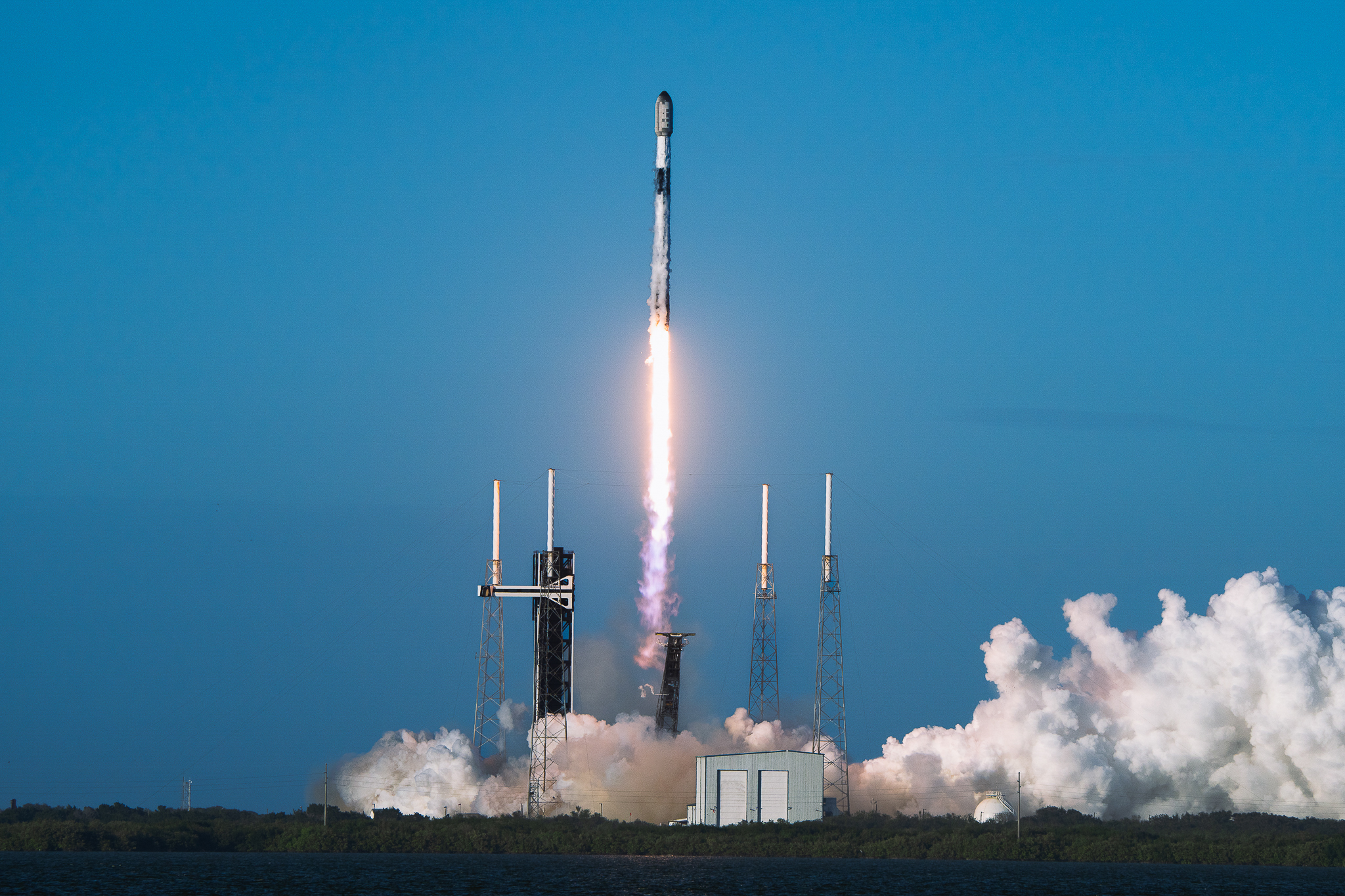 SpaceX отправила на орбиту еще 24 спутника Starlink