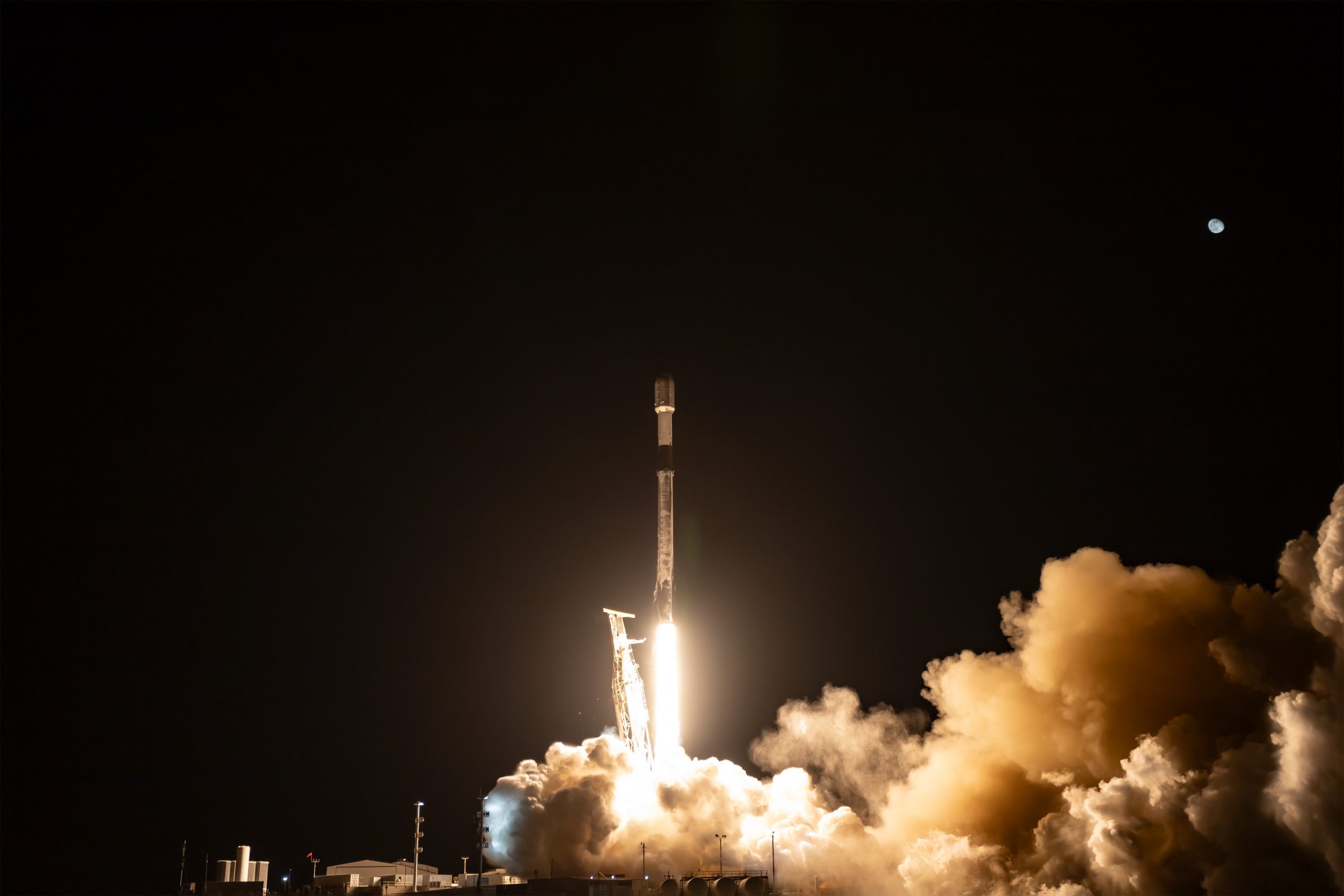 SpaceX запускает интернет-спутники, не относящиеся к Starlink, но не путайте