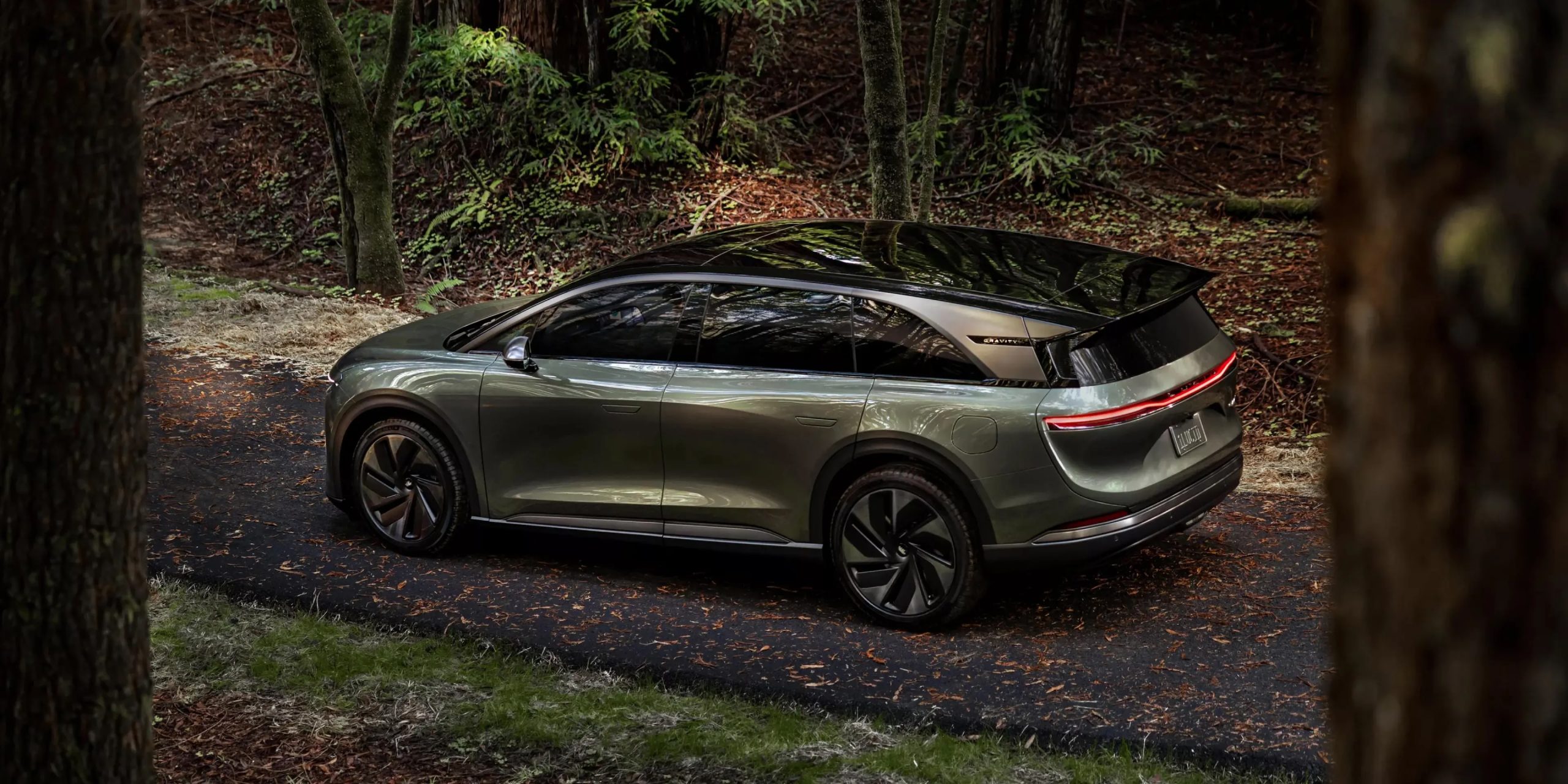 Страница заказа Lucid Gravity запускается, цена начинается от 95 тысяч долларов и достигает максимальной суммы в 126 тысяч долларов при полной загрузке.