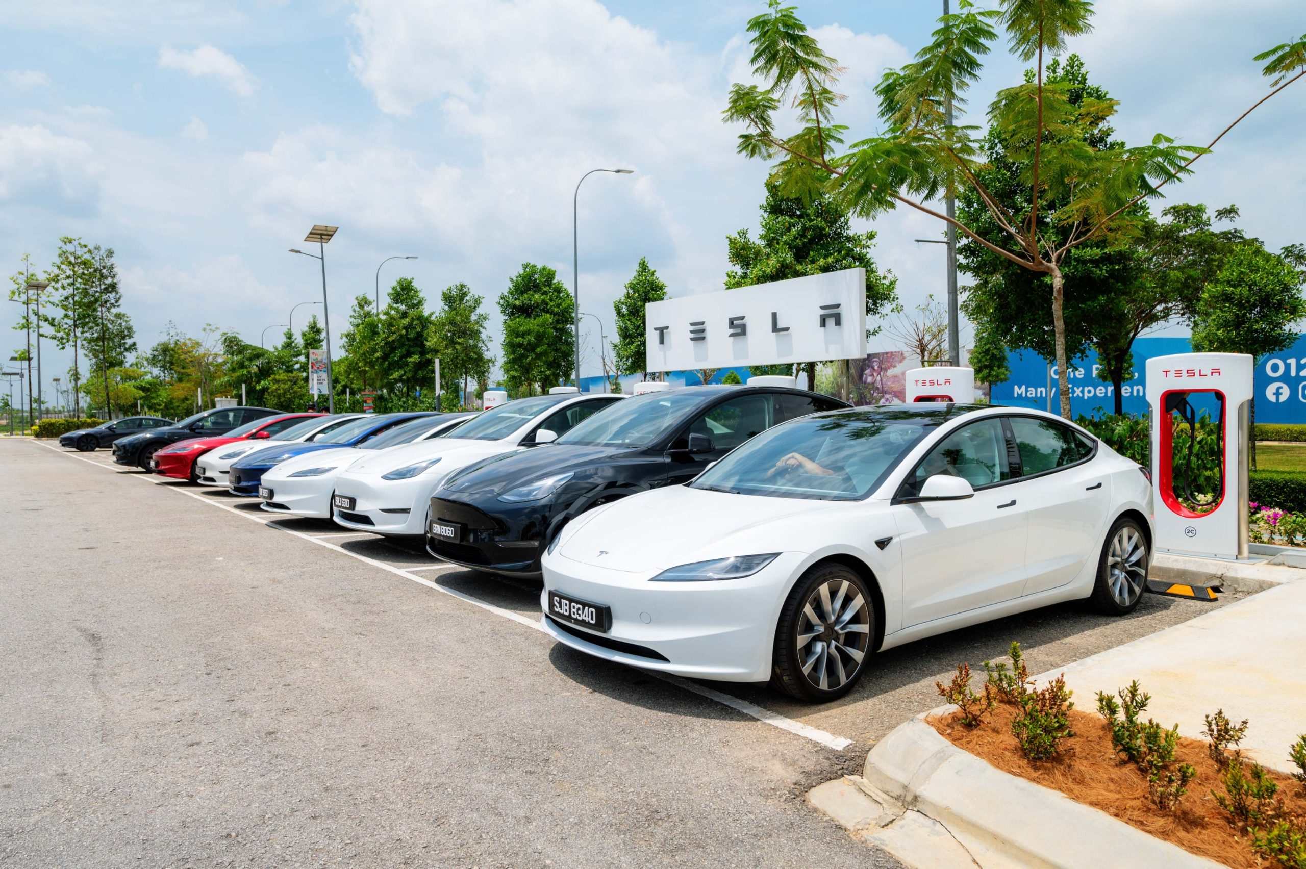Tesla делает отчеты Supercharger Network еще лучше