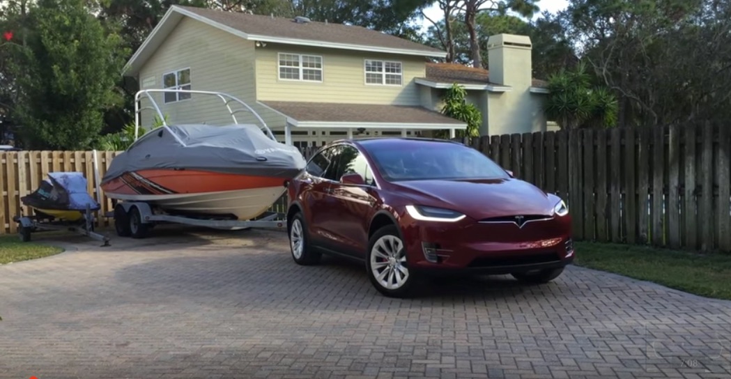 Tesla добавляет изящную функцию наддува для тех, кто занимается перевозками