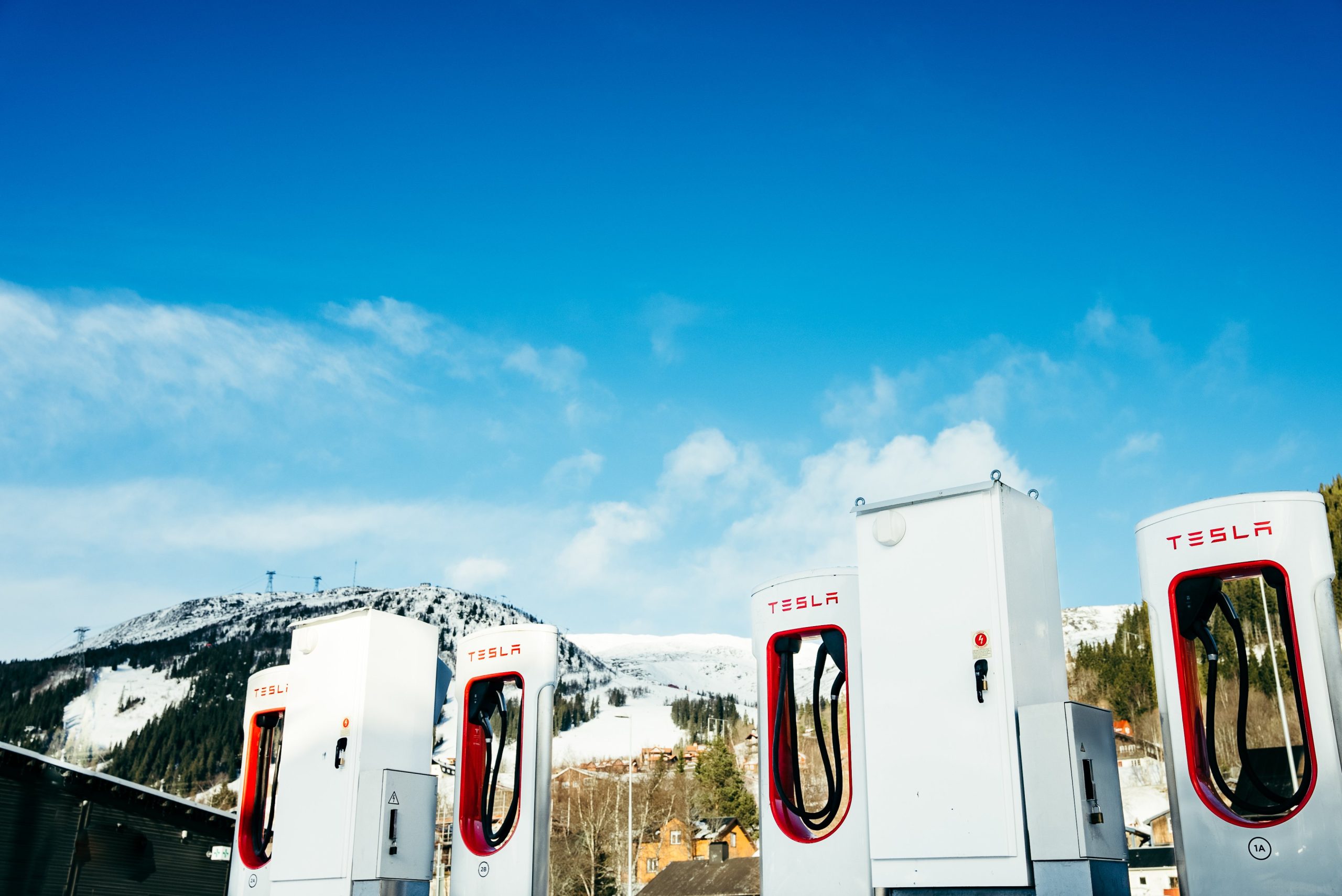 Tesla открывает свою сеть Supercharger для всех электромобилей в этой европейской стране