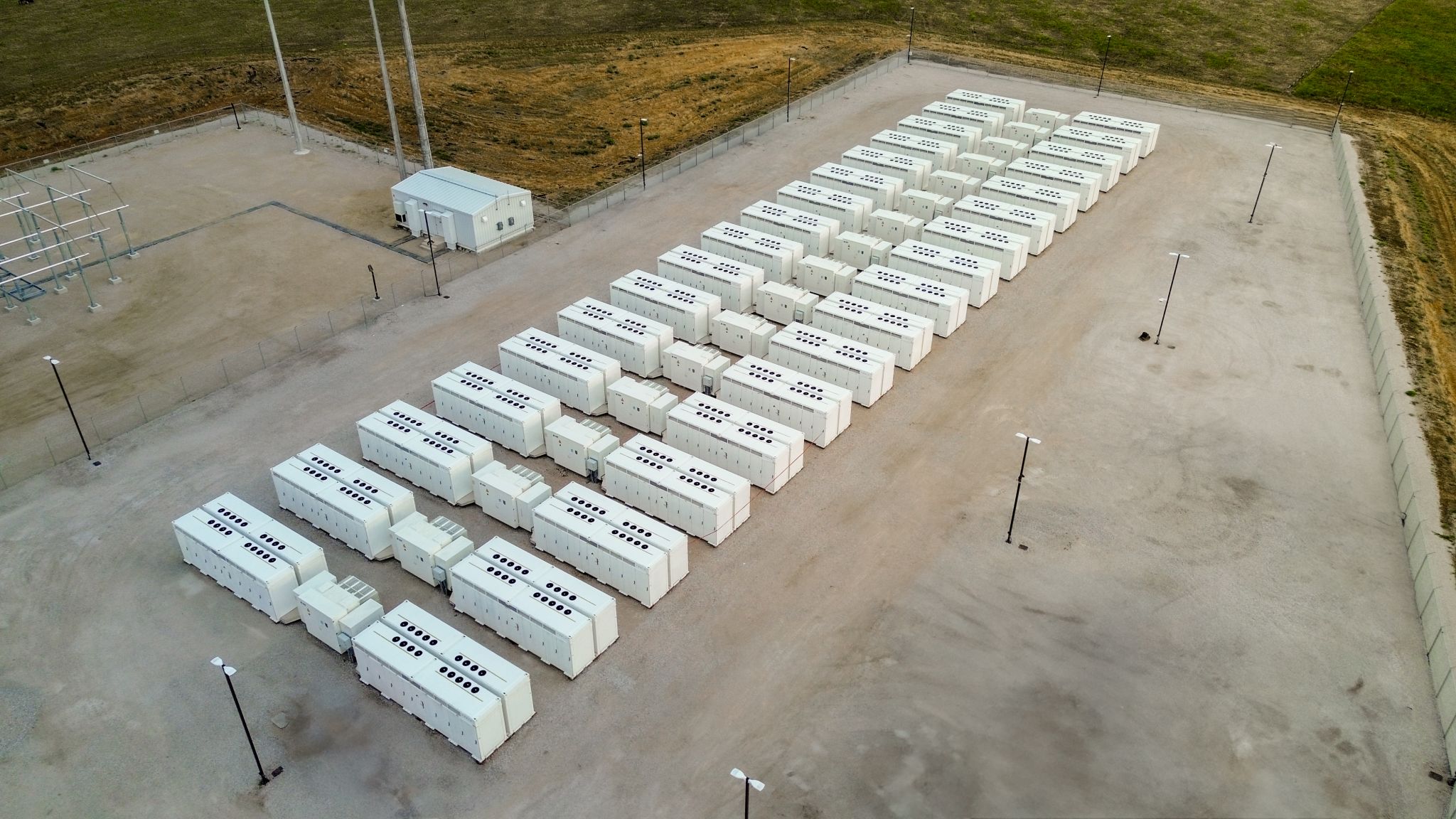 Tesla реализует проект Megapack мощностью 125 МВт/250 МВтч в Техасе