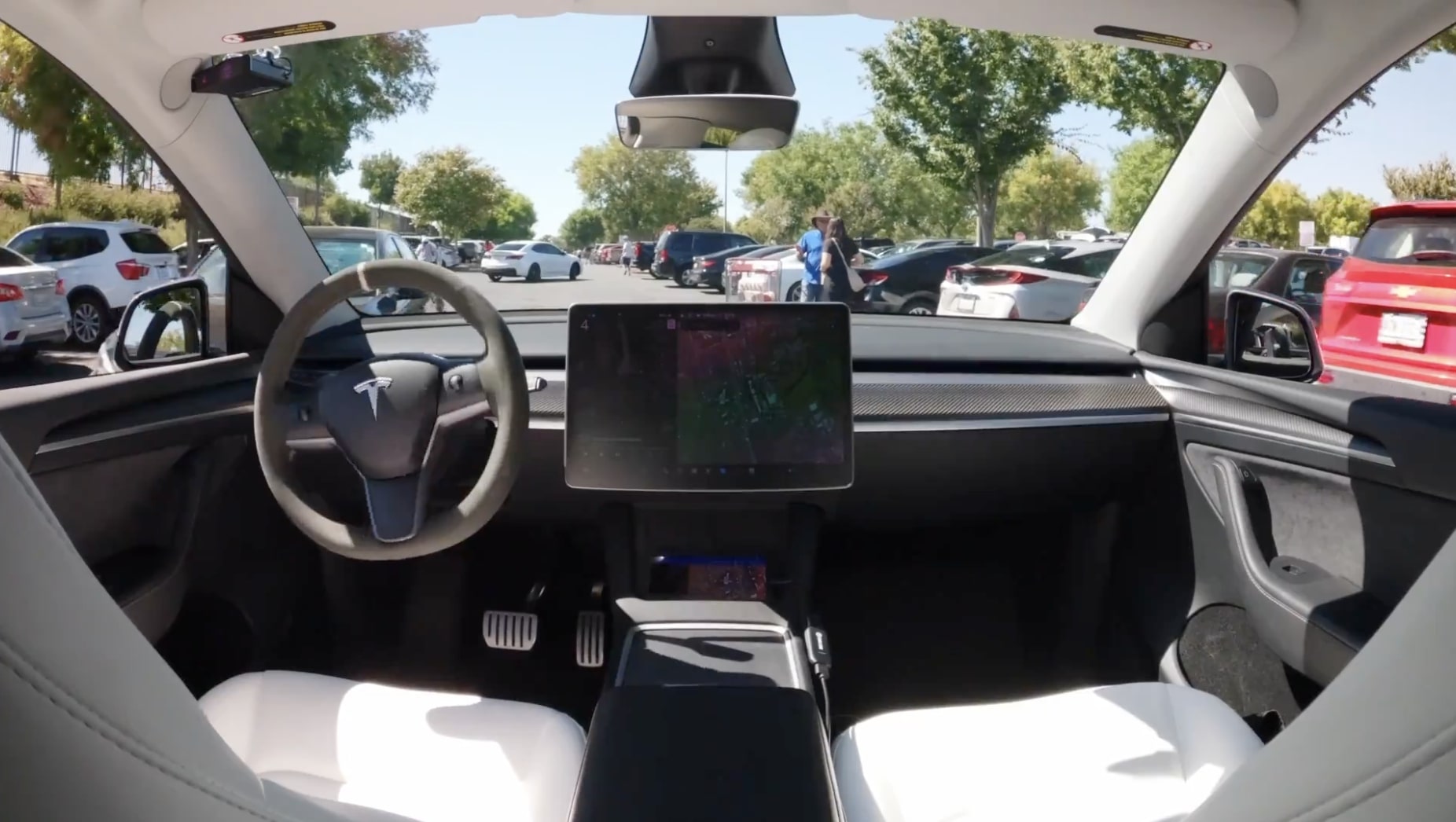 Tesla запускает «Actually Smart Summon» с ограниченным радиусом действия на новых рынках