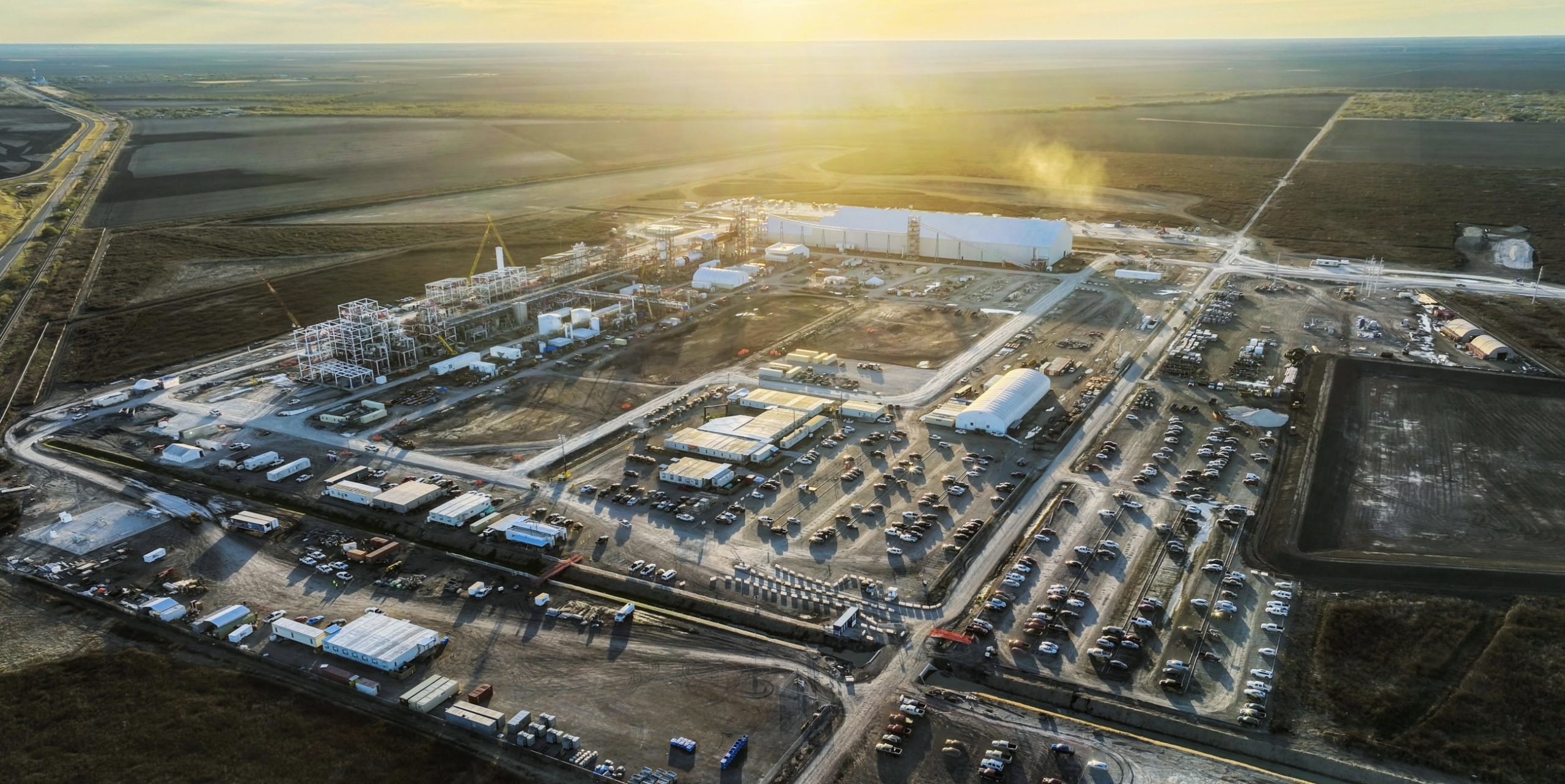 Техасский литиевый завод Tesla производит первый сподумен